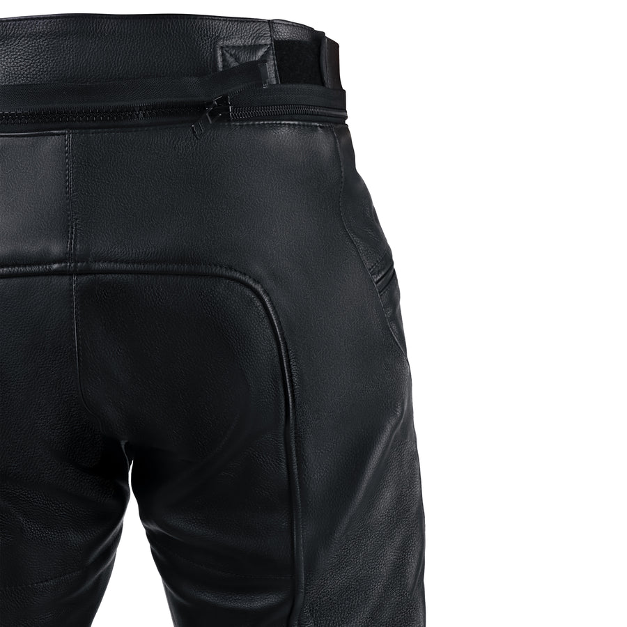 Corelli MG Storm black motorcycle racing leather pants, removable CE protectors, removable inner lining, genuine cowhide leather, YKK zippers, pockets, close-up photo
