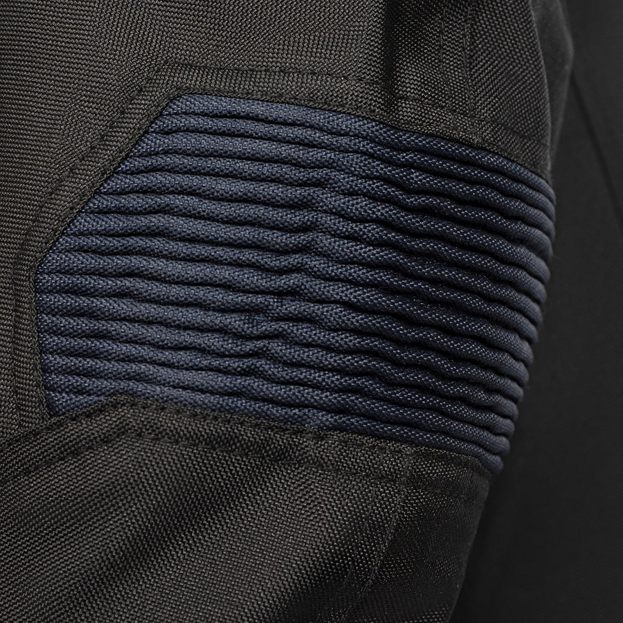 Corelli MG Rocket blue black motorcycle textile jacket, mesh, cordura racing, YKK zippers, removable CE protectors, removable inner lining, pockets, close-up photo